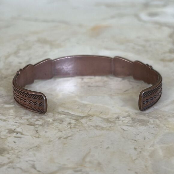 Vintage Solid Copper Southwestern Design Cuff  Unisex Bracelet - Picture 6 of 10